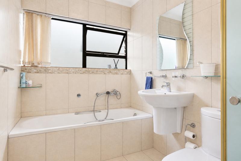 4 Bedroom Property for Sale in Northshore Western Cape